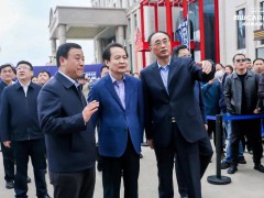 推進(jìn)礦山安全高質(zhì)量發(fā)展，首臺(tái)套礦山智能運(yùn)載機(jī)器人“載山carmo”在鄂爾多斯發(fā)布